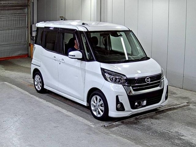 4088 Nissan Dayz roox B21A 2018 г. (LAA Shikoku)